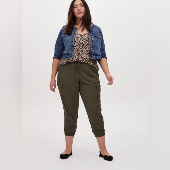 Torrid Relaxed Fit Jogger - Challis Olive Green Women Size 00 - Picture 1 of 8